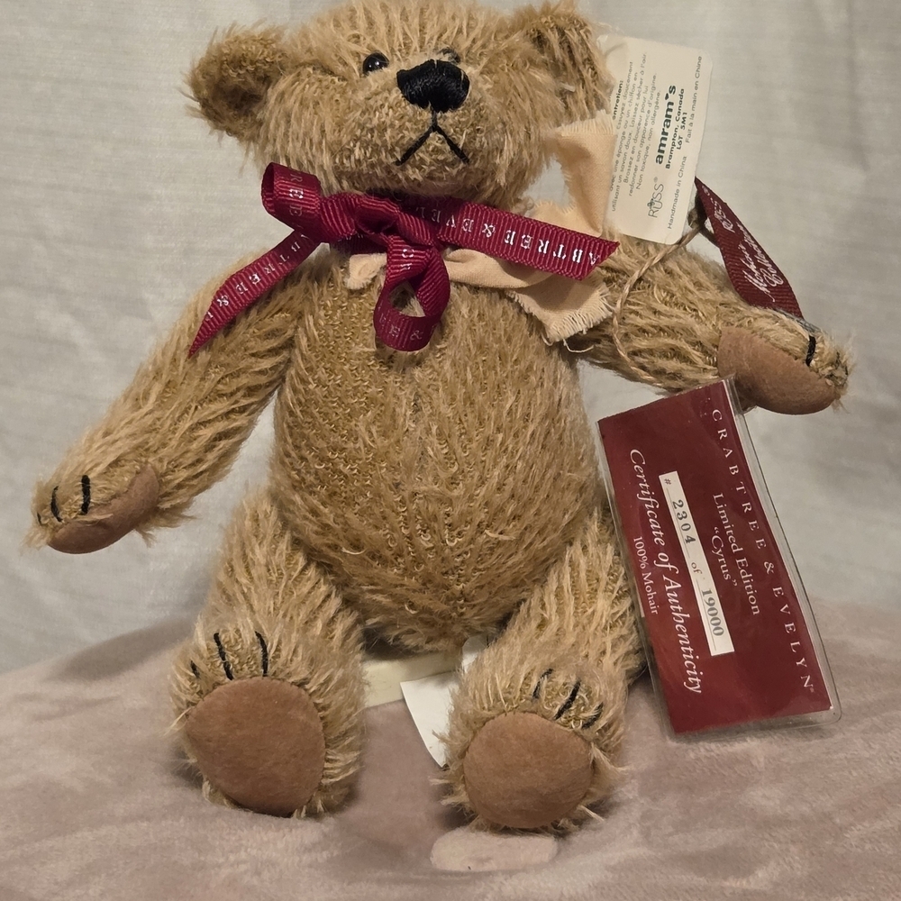 BEAR (RUSS) CRABTREE & EVELYN/MOHAIR COLLECTION/VINTAGE& LTD. ED. W/TAG - Picture 2 of 8